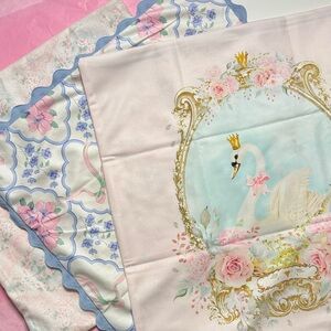 🦢Elegant Swan and Floral Pillow Cases Sample Sale Home Decor